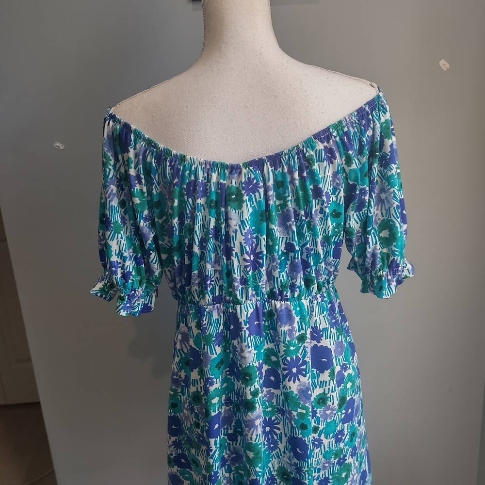 Blue floral off shoulder top - Picture 2 of 4